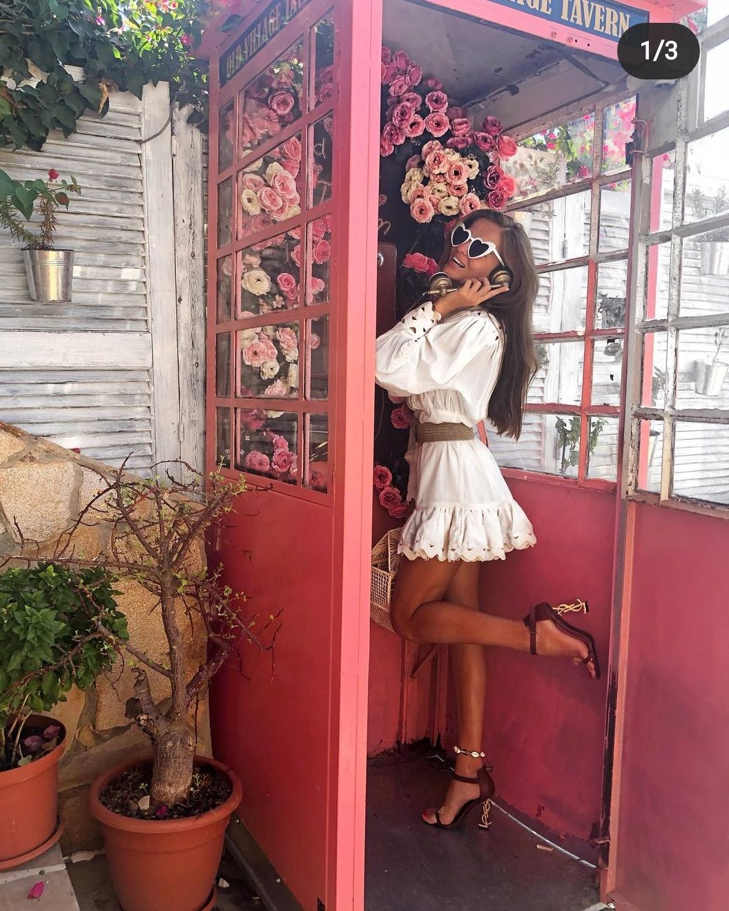 Photo spot: the pink phone box